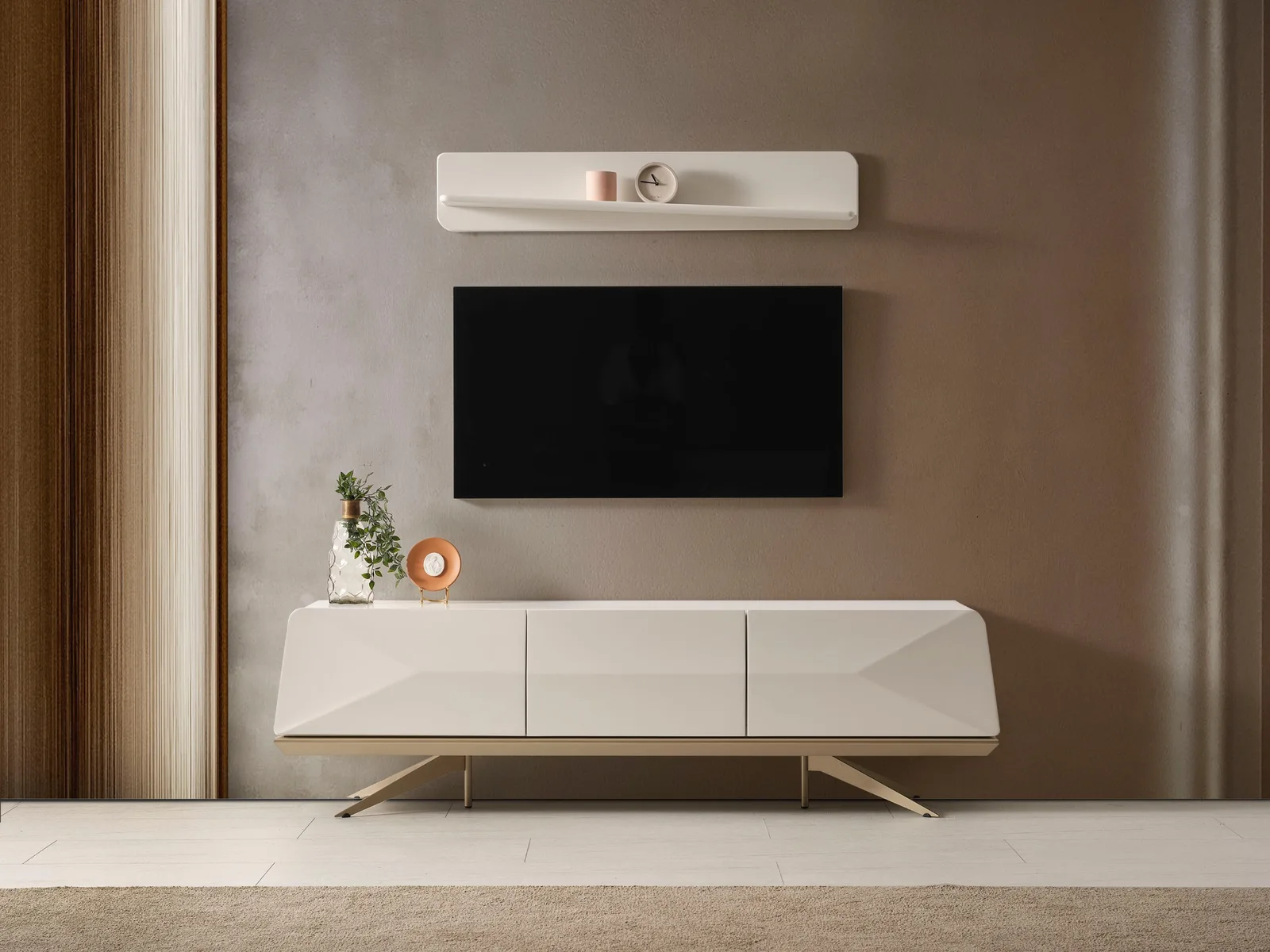 Guccı Tv Ünitesi 1